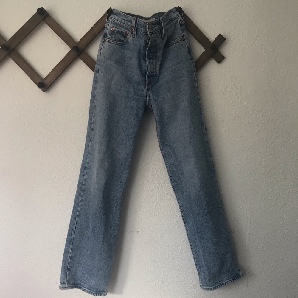 Levi’s Ribcage Straight Ankle